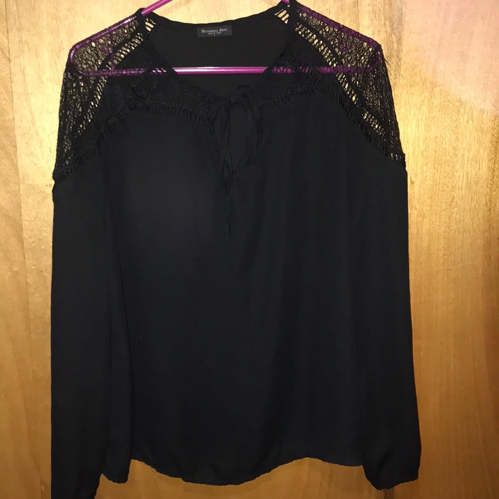 Black size L long sleeve top